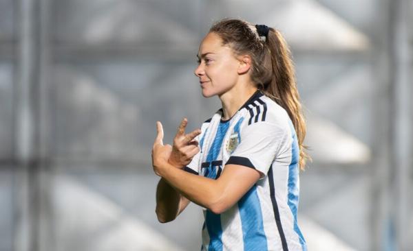  Estefanía Banini, la jugadora argentina de mayor jerarquía. – AFA –