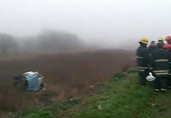Bomberos Voluntarios de Rojas operando en un siniestro vial